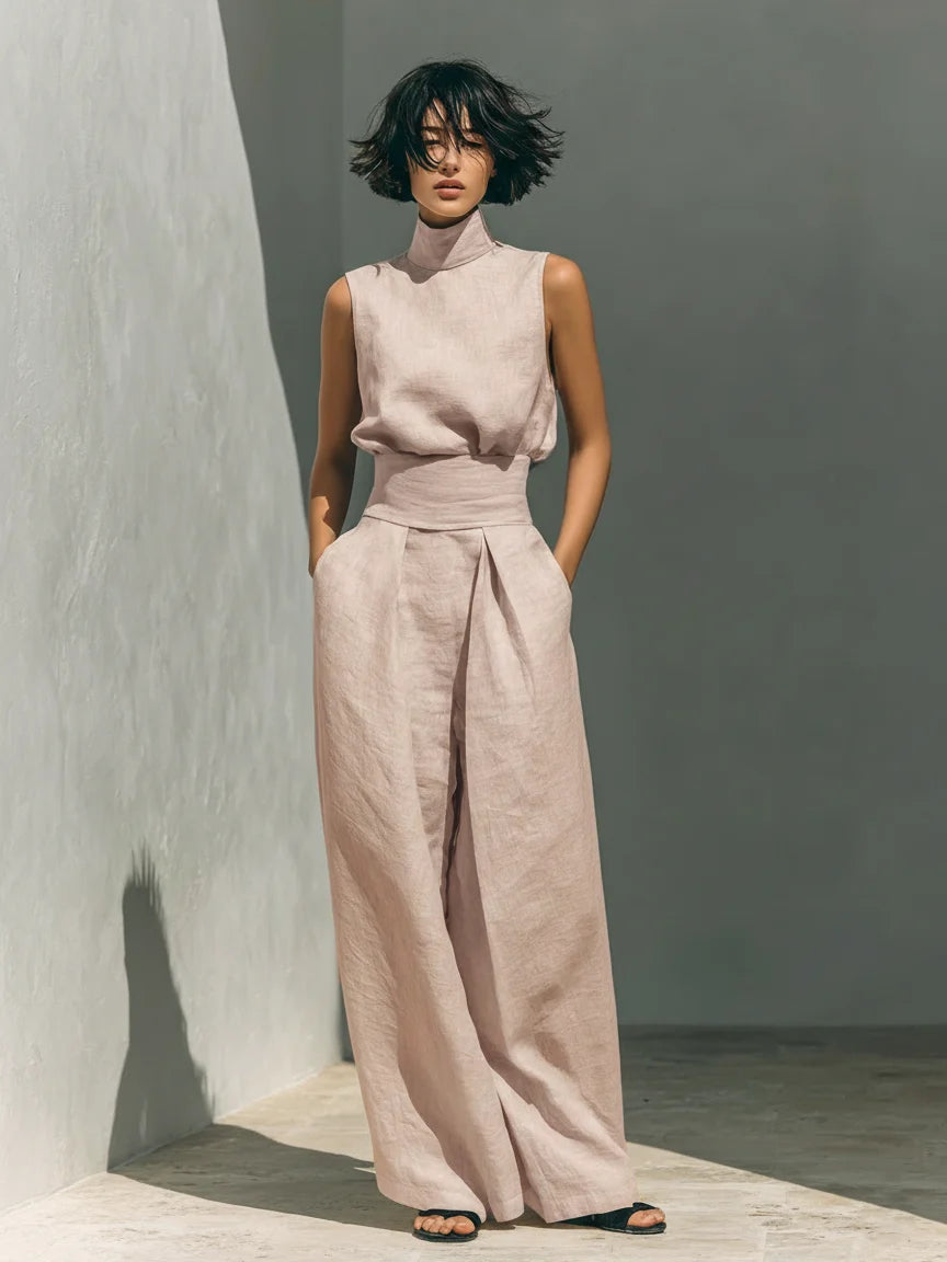 Salva  Conjunto compuesto por blusa sin mangas y pantalón de pierna ancha en mezcla de algodón y lino.